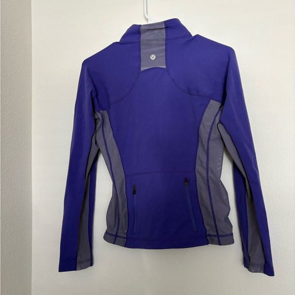 Lululemon Catch Me Air Jacket purple grey color way size 6 - Picture 4 of 5